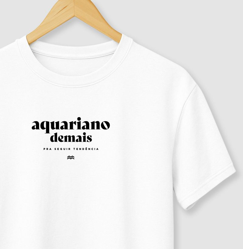 Aquariano(a) demais pra seguir tendência.