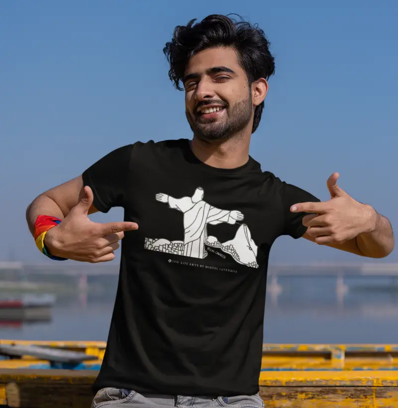 Camiseta Adulto Redentor by Miguel Cavendish