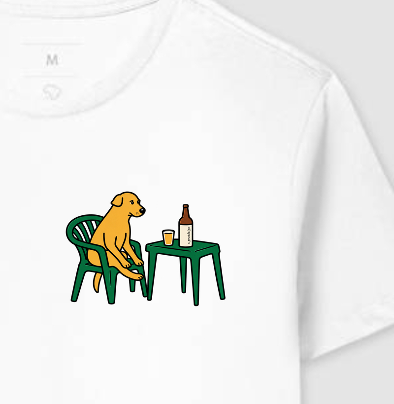 Camiseta Caramelo refletindo na mesa de um Bar