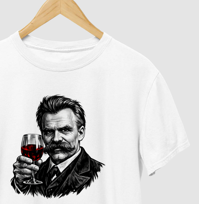 Nietzsche Brindando