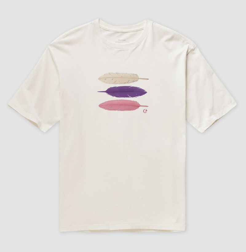 Camiseta Oversized Entre Penas e Tons