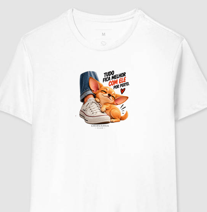 Tudo fica melhor com ele ao lado.  - Camiseta