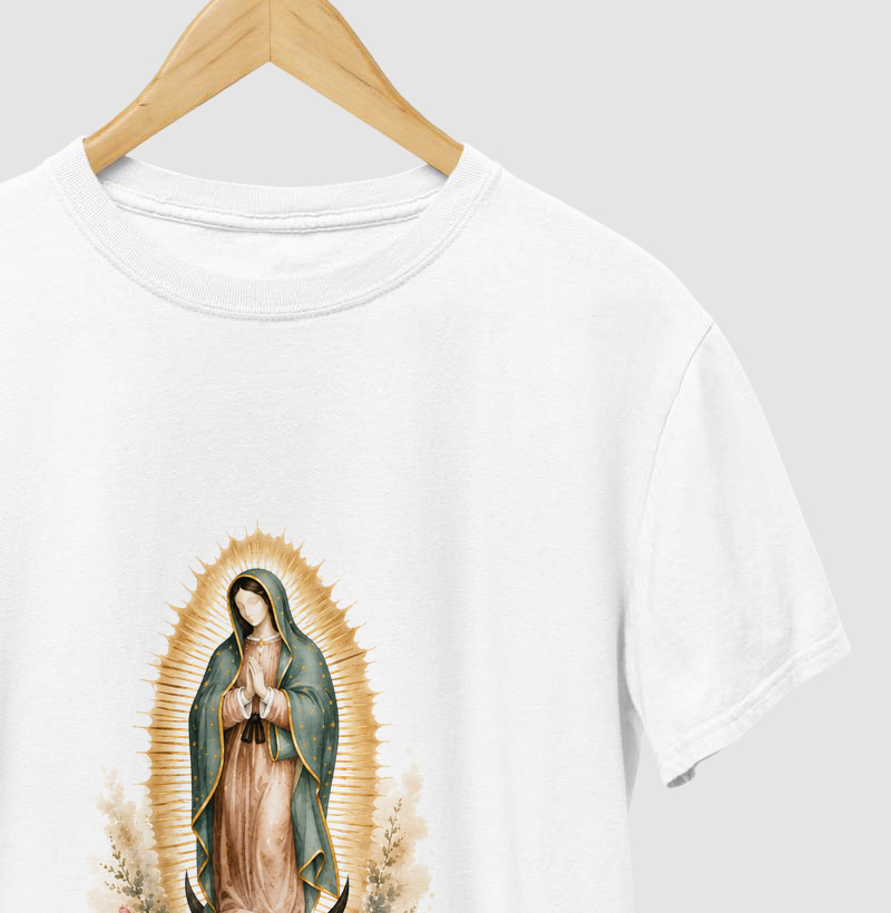 Coleção Sob o Manto - Camiseta Nossa Senhora de Guadalupe