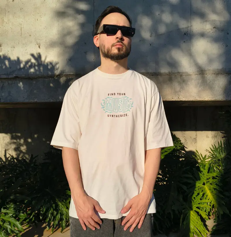 FIND YOUR MUSIC — Camiseta Oversized