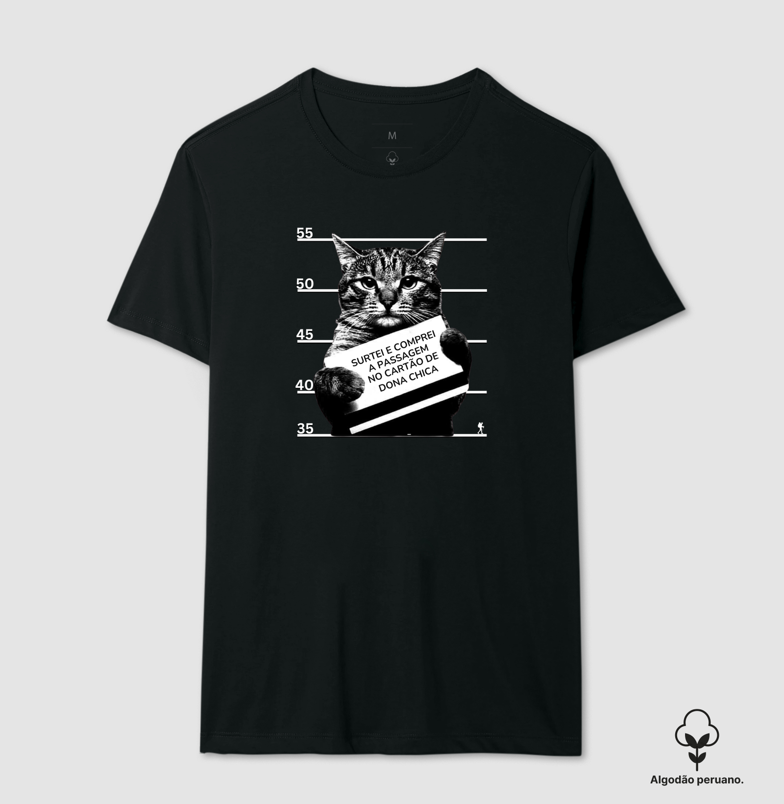 Camiseta Surtei e Comprei a Passagem no Cartao de Dona Chica | Humor Viagem Gato | Colecao Viciados em Viagem | Excursionista