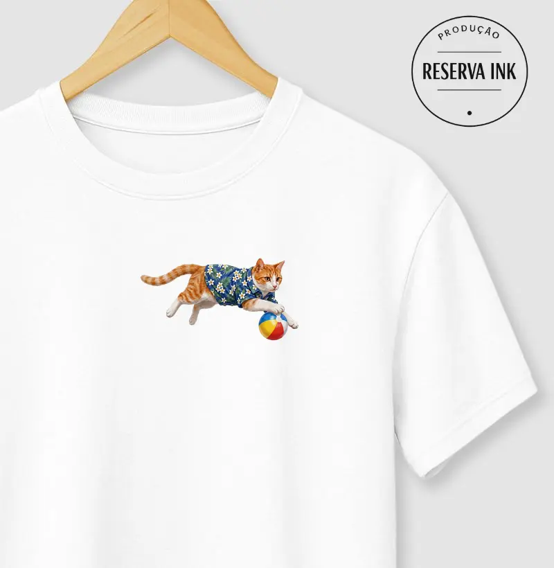 Gato Bicolor Laranja e Branco - Férias