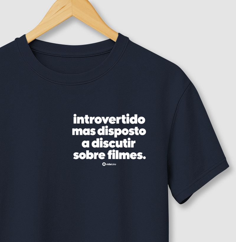 Introvertido, Mas Disposto a Discutir Sobre Filmes