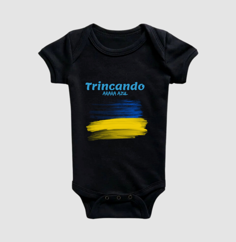 Trincando arara azul