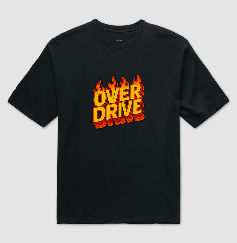 Camiseta Overdrive - Letras em Chamas Estilo Rock Retrô