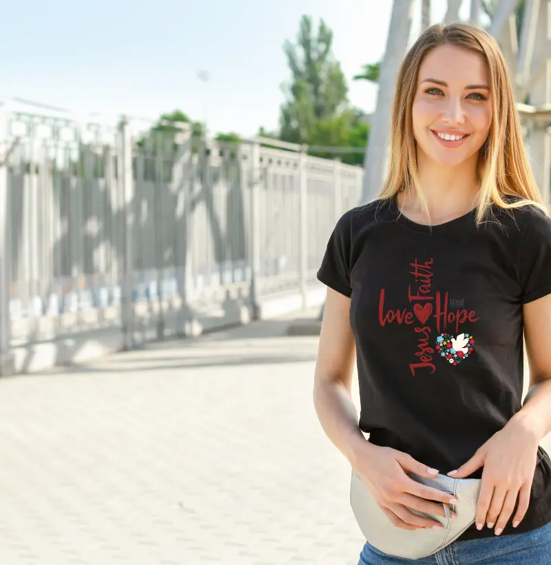 Camiseta algodão LOVE, FAITH, HOPE AND JESUS