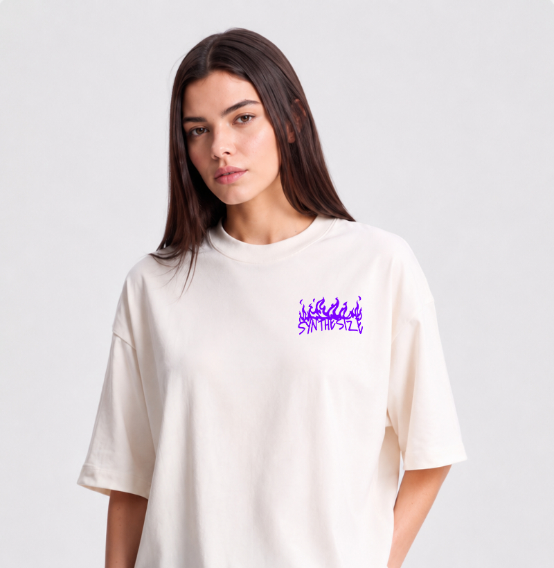 SYNTHESIZE ON FIRE — Camiseta Oversized