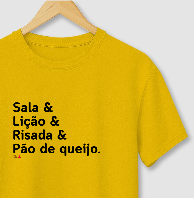 Sala & Lição & Risada & Pão de queijo.