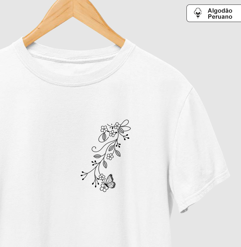 Camiseta Borboleta em Flor