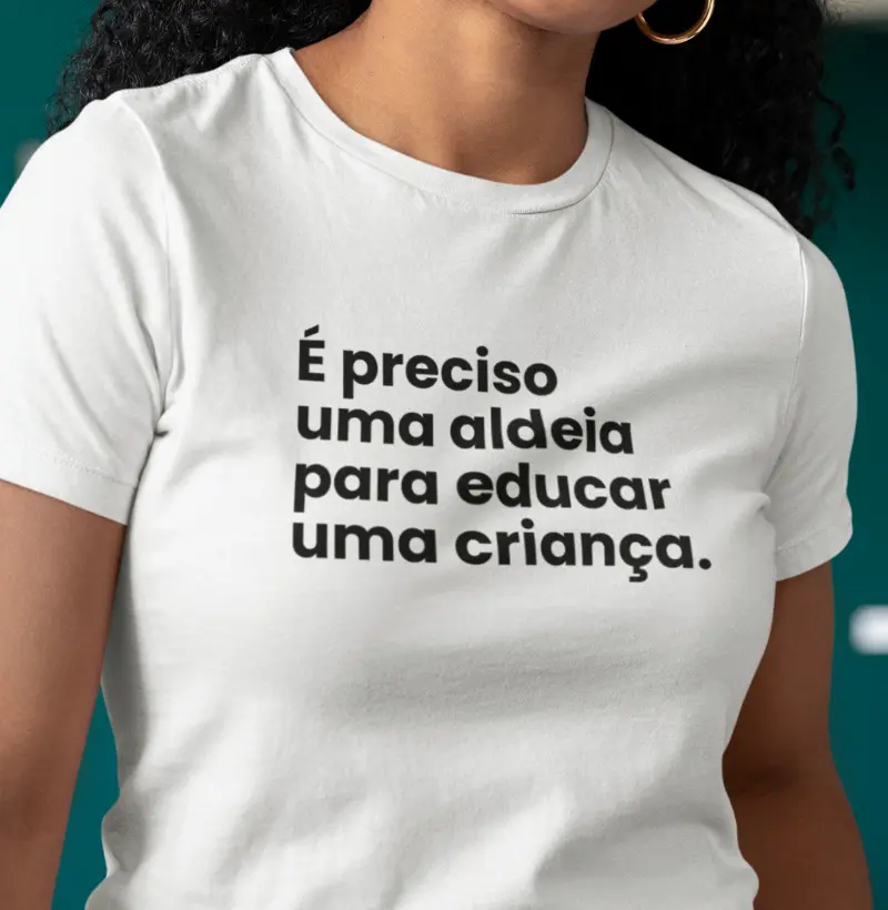 É preciso uma aldeia (frase)
