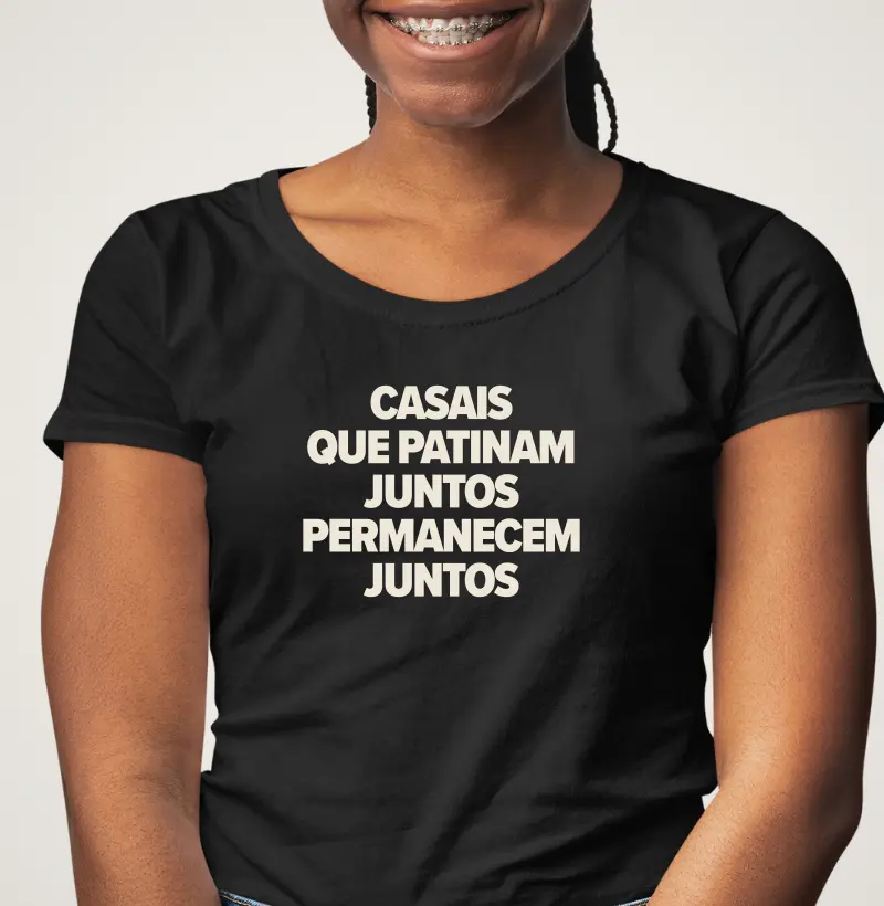 Casais que patinam juntos