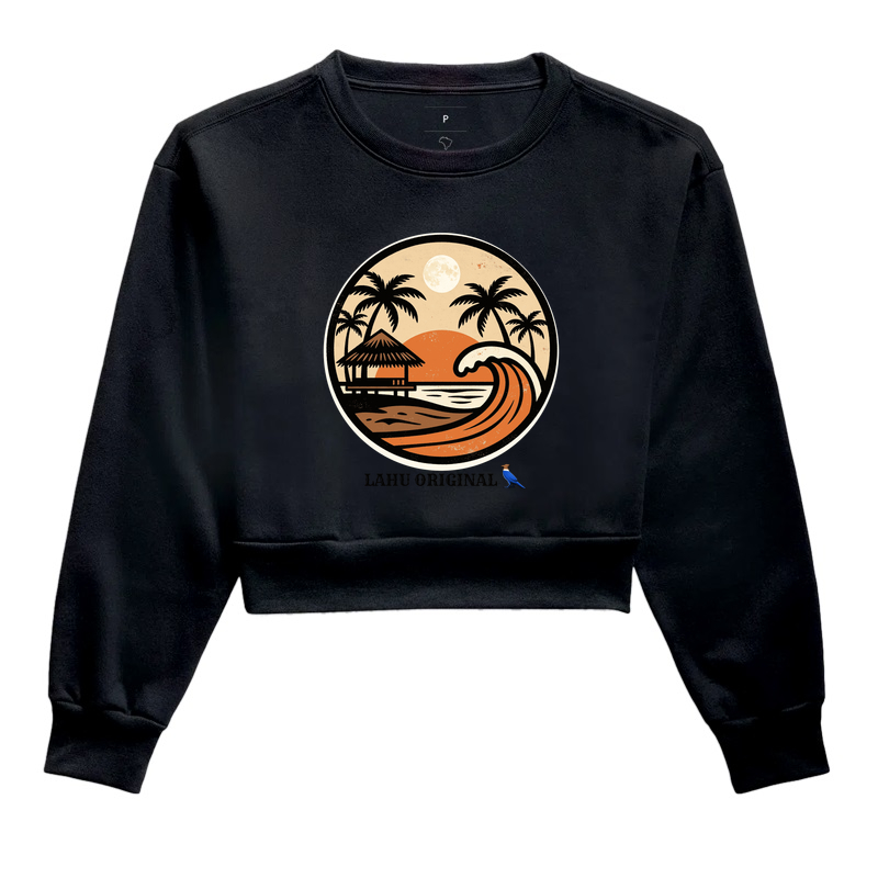 “Vista o pôr do sol, o som das ondas e o charme do Nordeste com a estampa Lahu Original. Um design que carrega o calor, a beleza e a alma das praias brasileiras — feita para quem vive o verão o ano inteiro.”