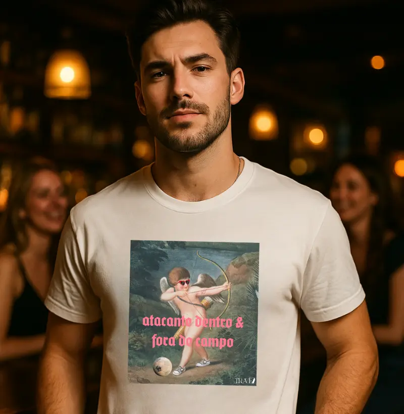 Atacante dentro e fora de campo