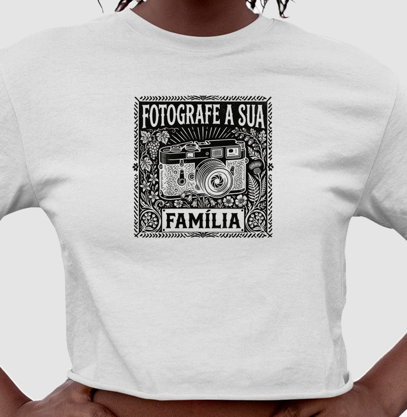 Camiseta cropped Fotografe a sua família - Algodão Premium - ilustração preta