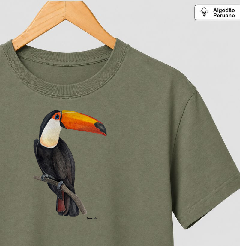 Camiseta Tucano Brasileiro em Aquarela – Arte por Taana -  Algodão Peruano 