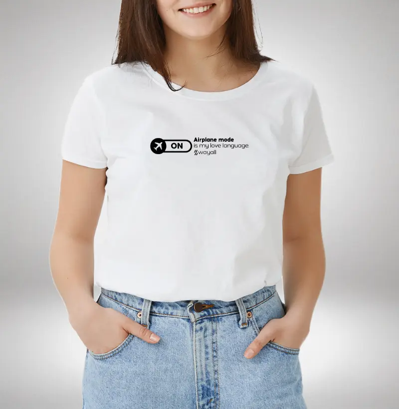 Camiseta Regular - Airplane mode is my love language
