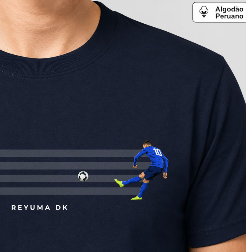 Camiseta Masculina, Feminina, Babylook e Unissex de Algodão Peruano Futebol "The Perfect Strike"  - Camiseta Algodão Peruano