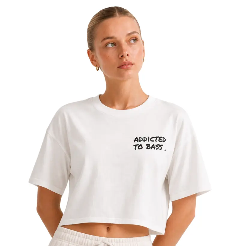 ADDICTED TO BASS — Camiseta Cropped