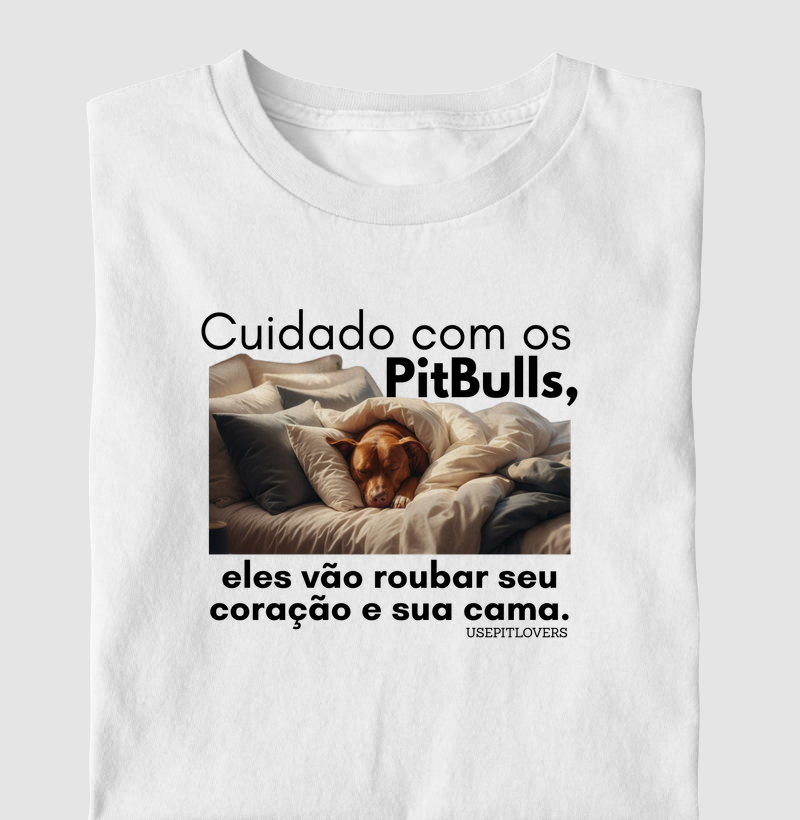 CUIDADO COM OS PIT BULLS, ELES VÃO ROUBAR SEU CORAÇÃO E SUA CAMA.