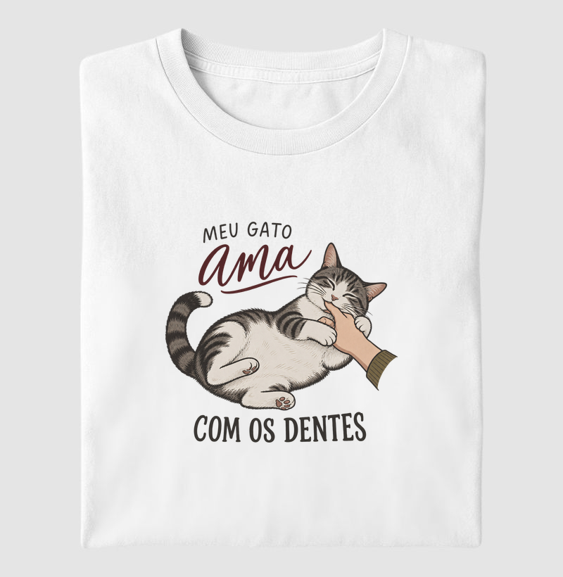 meu gato ama com os dentes