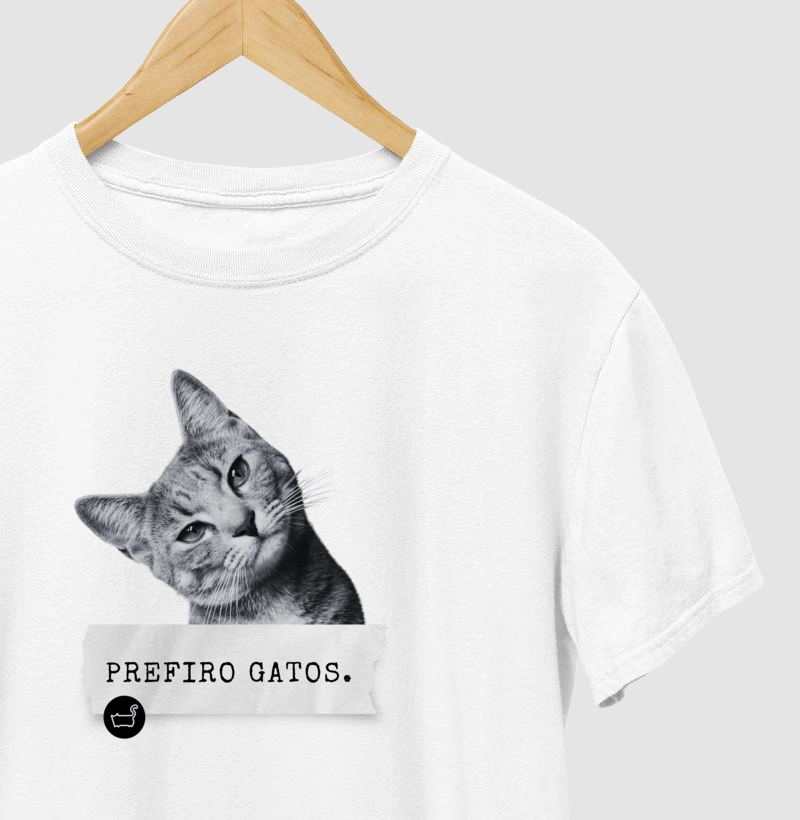 Prefiro gatos