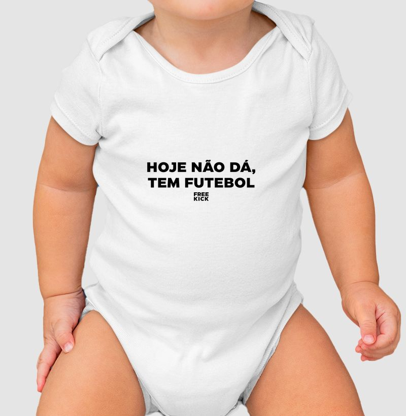 BODY INFANTIL FREE KICK HOJE NÃO DÁ, TEM FUTEBOL LOGO PRETO