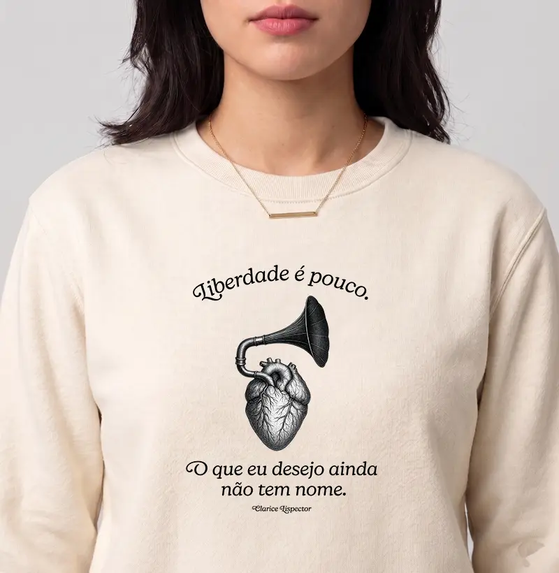 Camiseta - Clarice - Liberdade é pouco