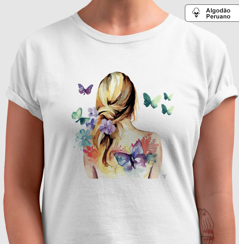 Mulher e borboletas livres