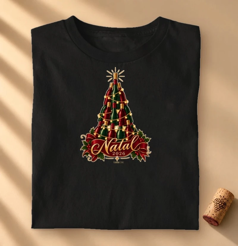 Camiseta Natal 2026 – Árvore de Garrafas de Vinho