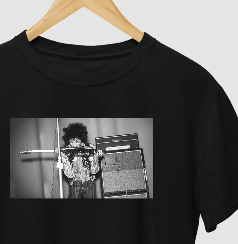Jimi Hendrix e guitarra - 1967 - Camiseta