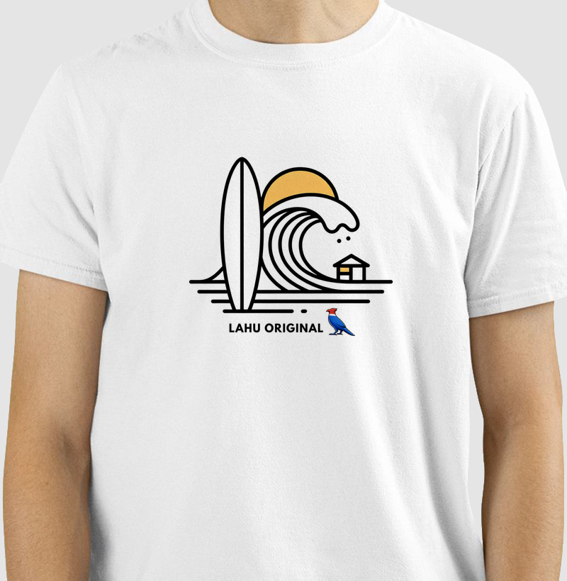“Vista o sol, o mar e a liberdade com a estampa Lahu Original. Minimalista, tropical e cheia de atitude — feita para quem carrega o Nordeste e o espírito do surf no coração.”
