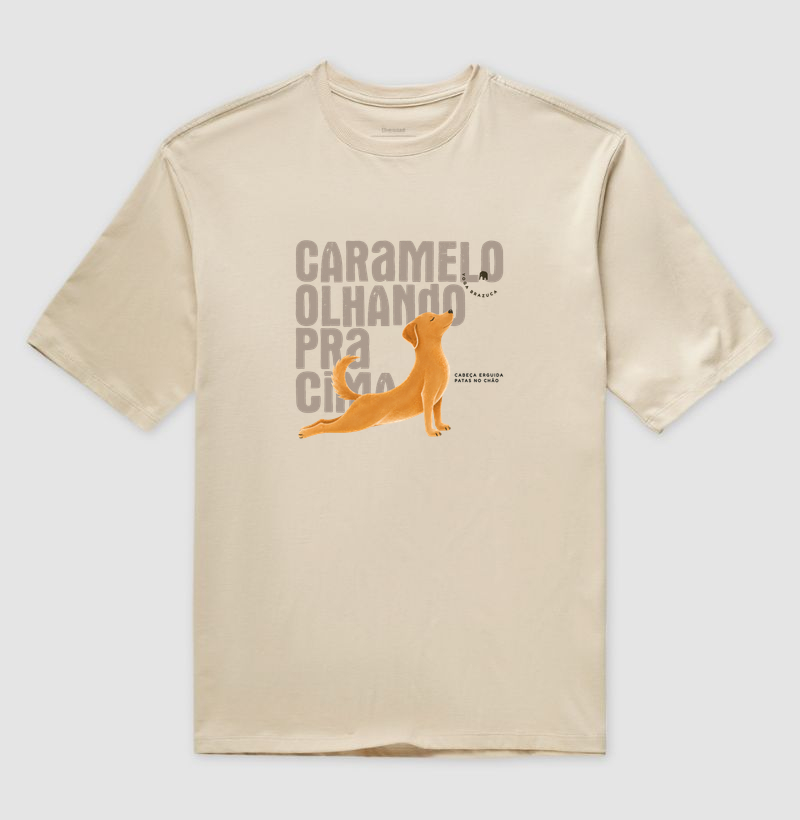 Caramelo olhando pra cima