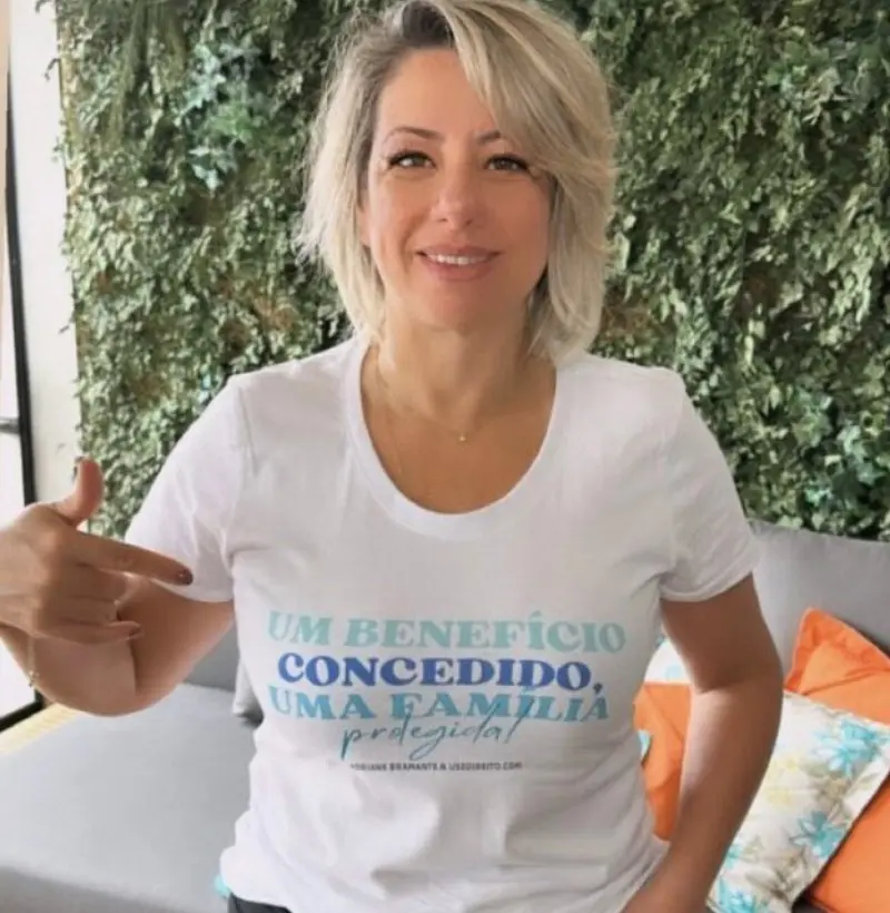 Camiseta Família Protegida - Adriane Bramante