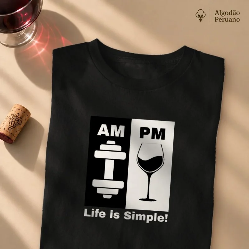 Camiseta Vinho - Life is Simple