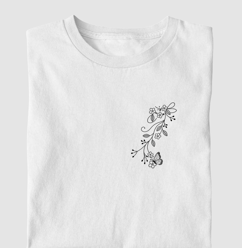 Camiseta Borboleta em Flor