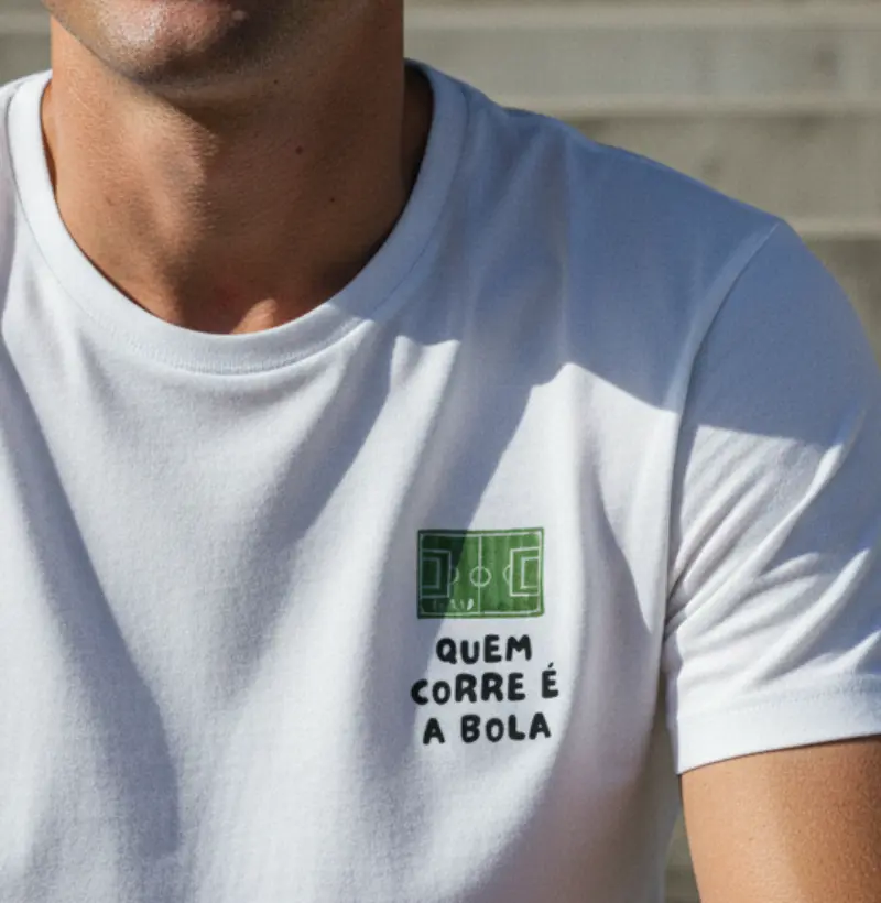 Quem corre é a bola