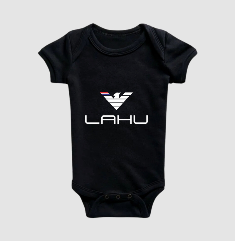 Vestir essa estampa é carregar uma promessa: não é só roupa, é postura. É ser LAHU. 💎 Original em essência, poder em cada traço. Lahu — o estilo de quem sabe o seu valor.