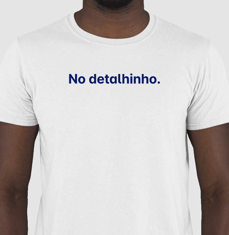 No detalhinho - Camiseta