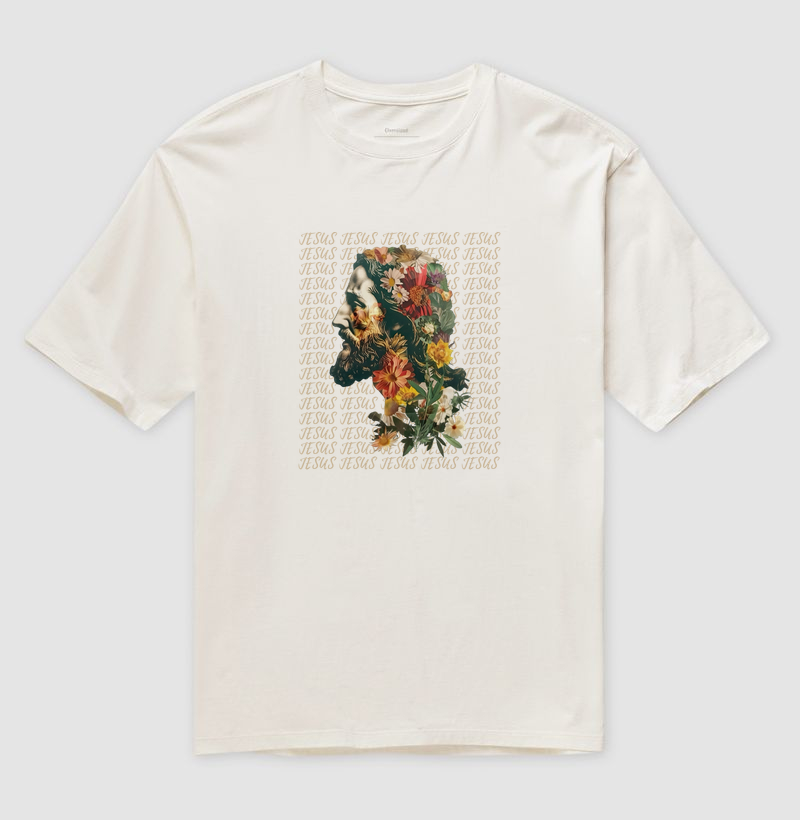 Camiseta Oversized Jesus com Flores
