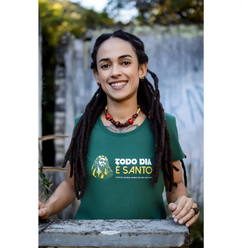 Camiseta Todo dia é santo! Coleção Reggae.  Masculino e feminino. Algodão Premium.