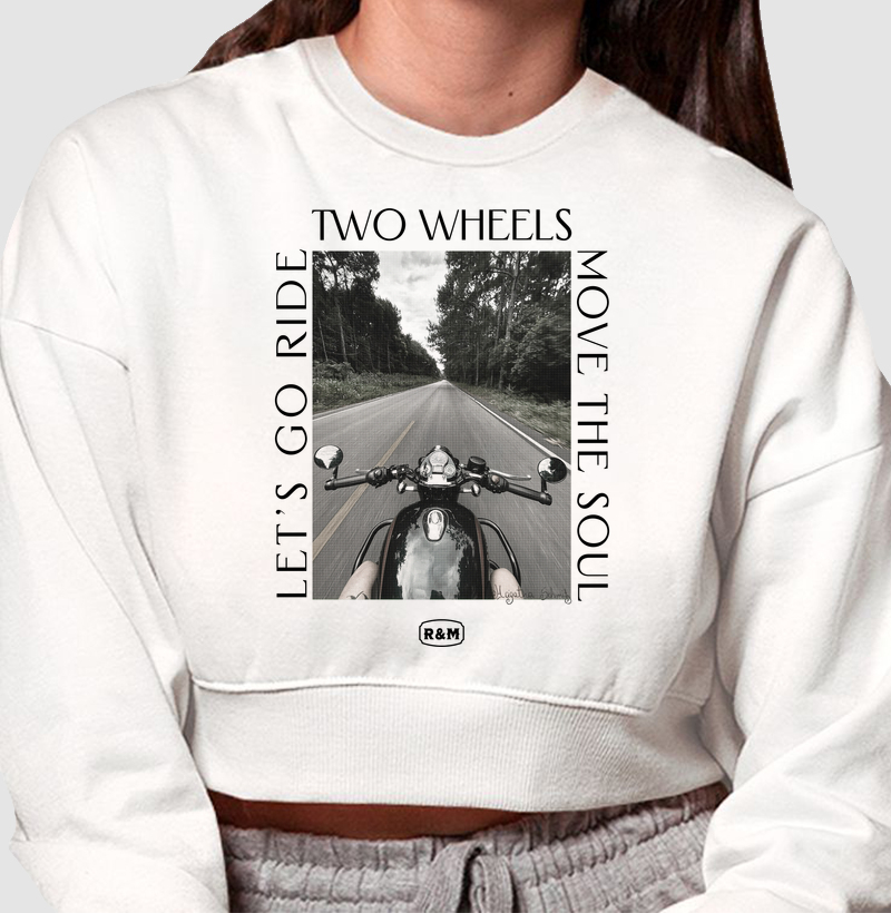 Two Wheels Move the Soul - Hágatha Schimitz