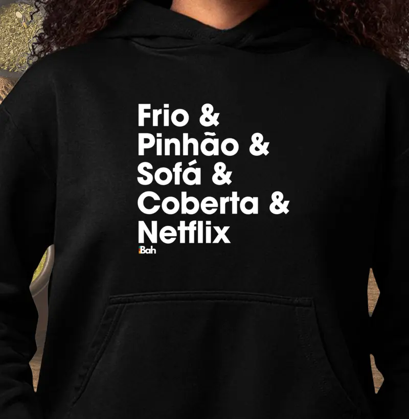 Frio & Pinhão & Sofá & Coberta & Netflix