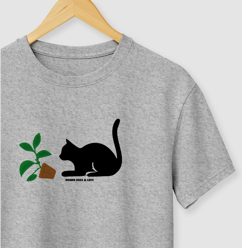 Gato abaixado ao lado do vaso