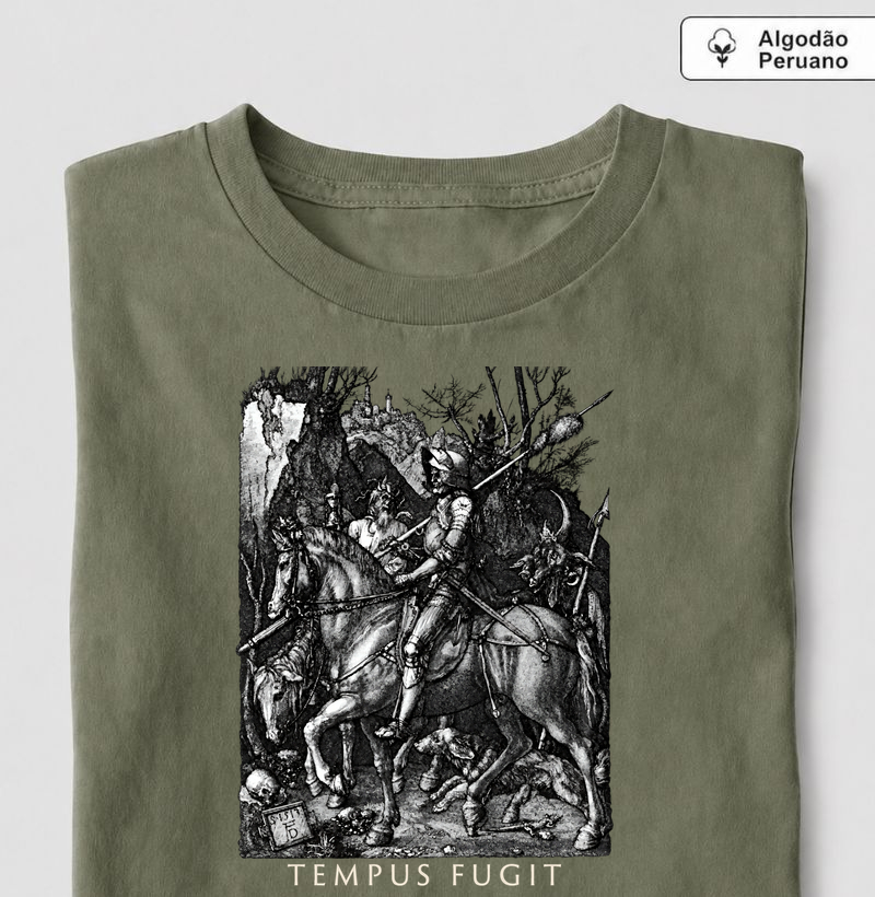 O Cavaleiro, a Morte e o Diabo — Dürer, 1513 - Camiseta Algodão Peruano