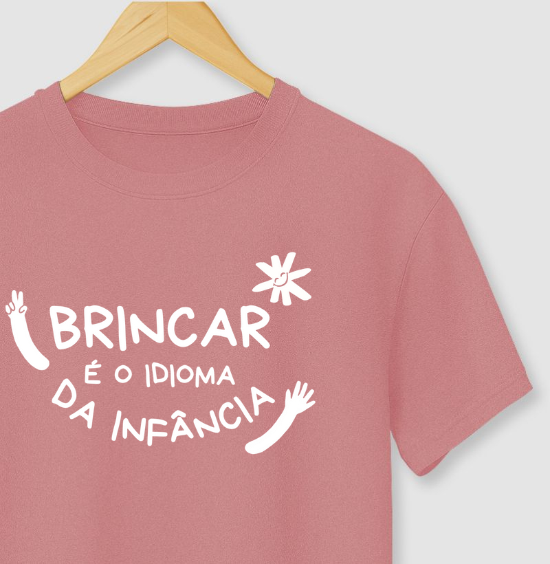 Brincar é o Idioma da Infância
