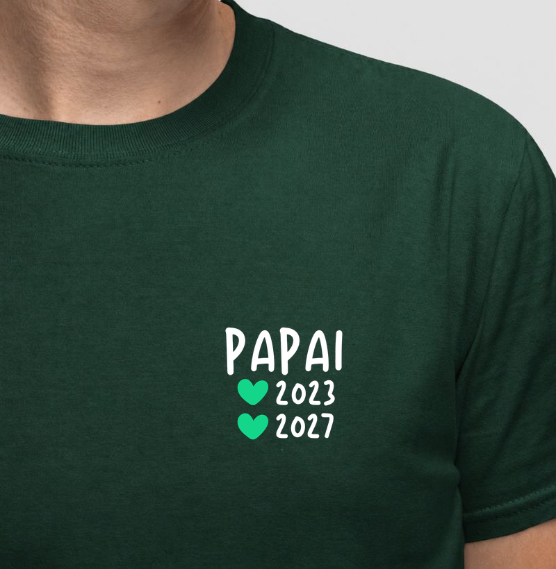 Papai 2023 e 2027 - corações - minimalista - Camiseta